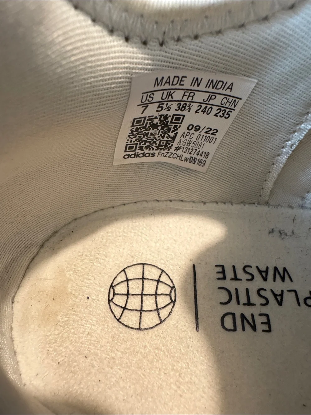 Adidas NMD R1 W Women’s White/Silver GW5681 The 3 Stripes Velour